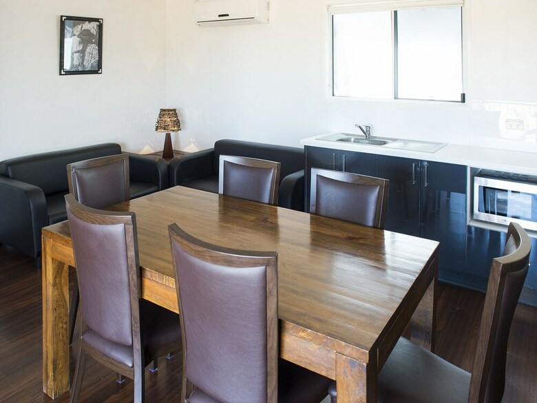 Posada Saltbush Retreat