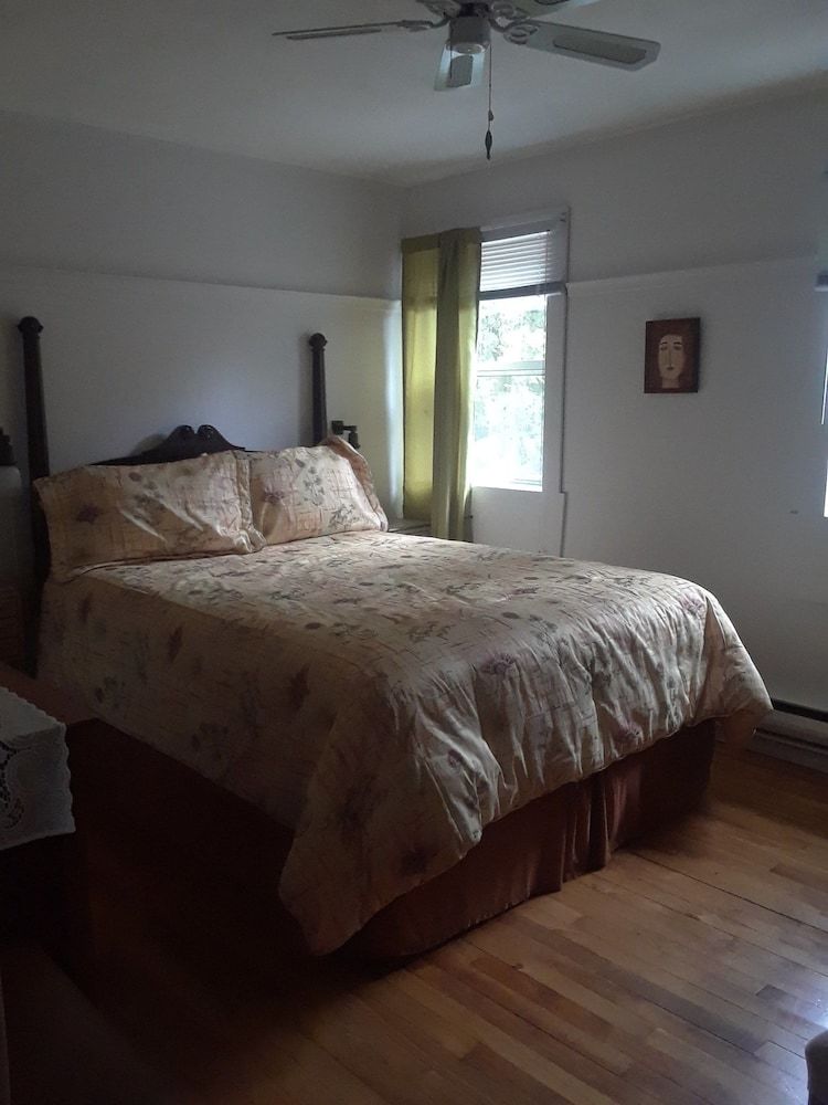 Auberge Bonne Nuit-bonjour Bed & Breakfast