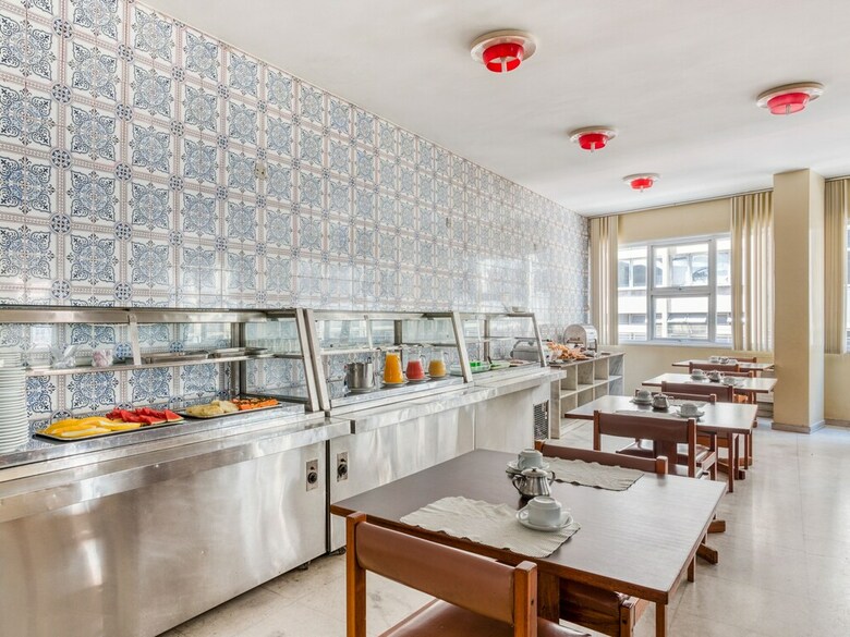 Oyo Cannes Palace Hotel