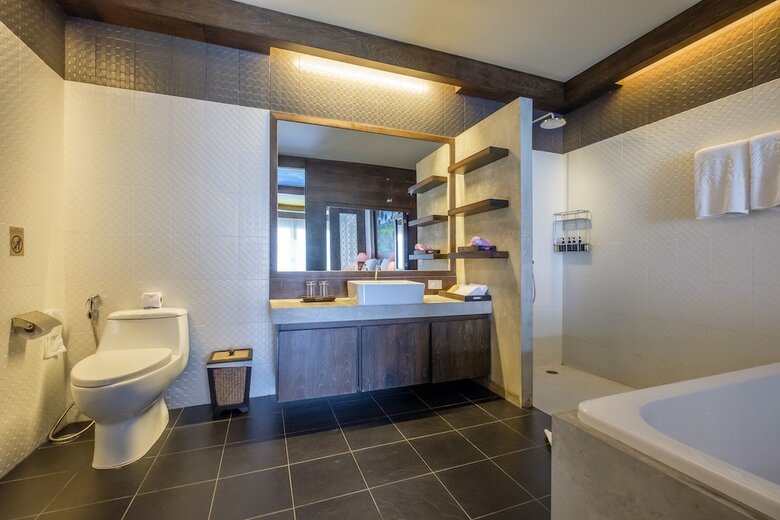 Hotel Naina Resort & Spa