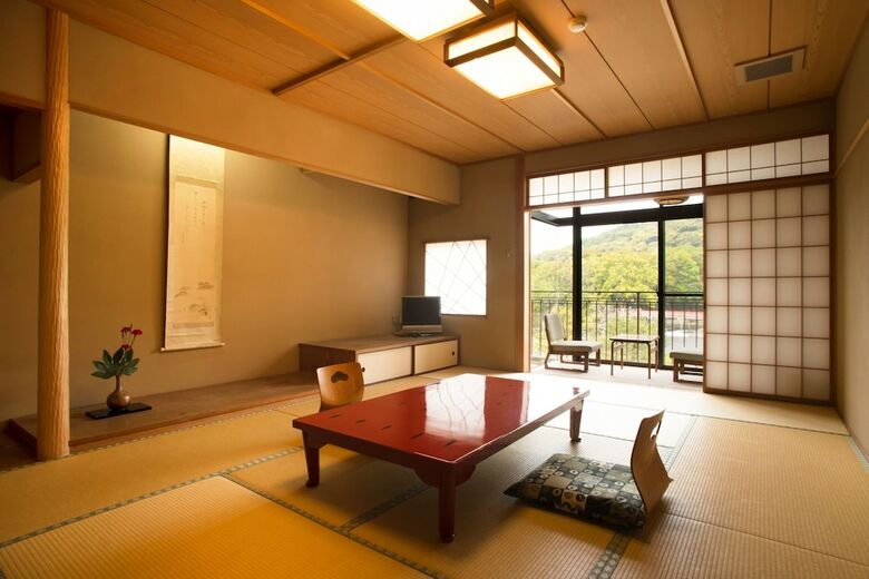 Kyoto Uji Hanayashiki Ukifune-en