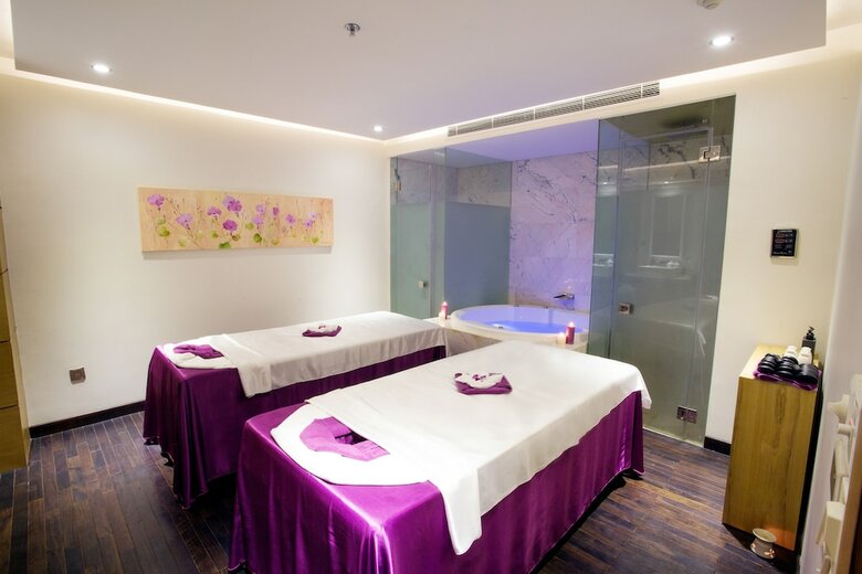 Holiday Beach Danang Hotel & Resort