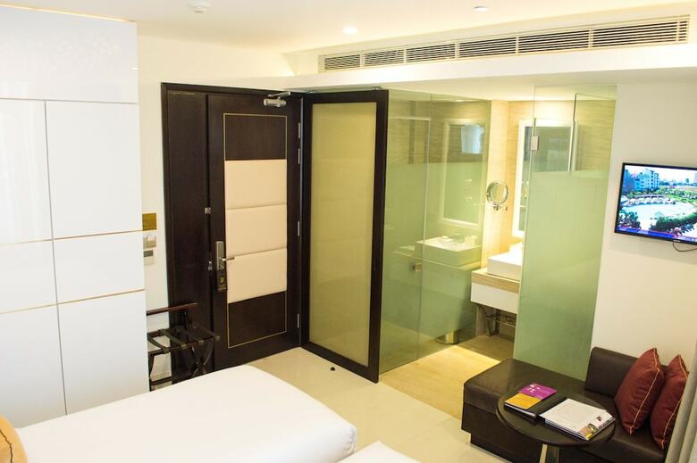 Holiday Beach Danang Hotel & Resort