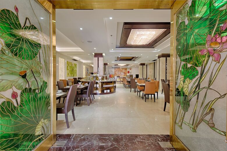 Holiday Beach Danang Hotel & Resort