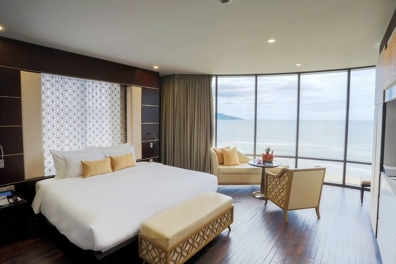 Holiday Beach Danang Hotel & Resort