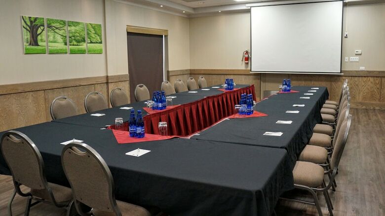 Hotel Clarion Inn Lakeside & Conference Centre