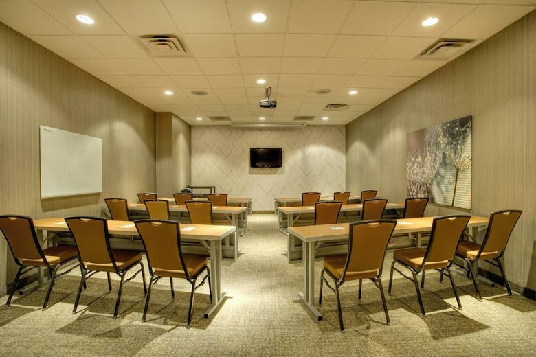 Hotel Springhill Suites By Marriott Lawrence