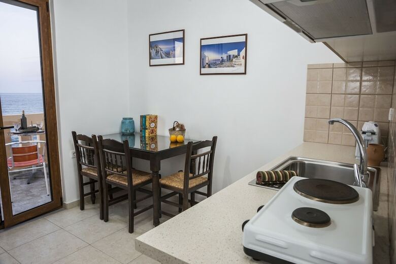 Porto Kalyves Seaside Apartments