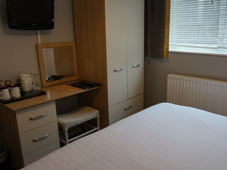 Hotel Bluebird Lodge And Waterhead Apartment