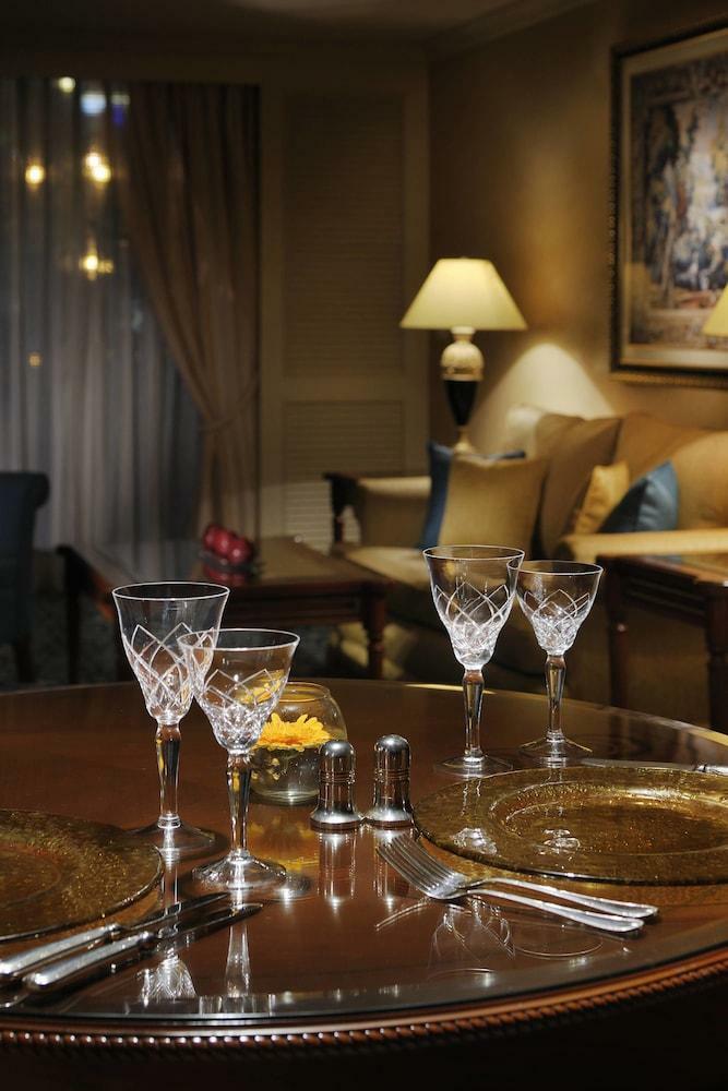 Cairo Marriott Hotel & Omar Khayyam Casino