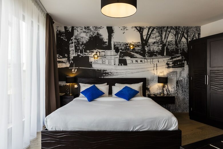 Le Pier Toulouse Hotel