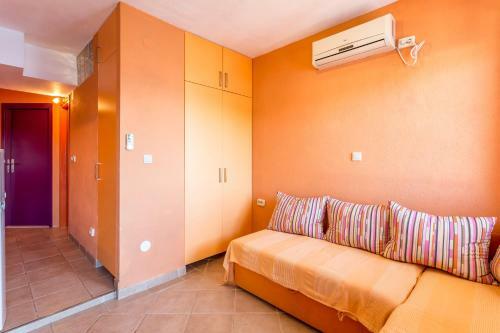 Divna Apartments And Rooms