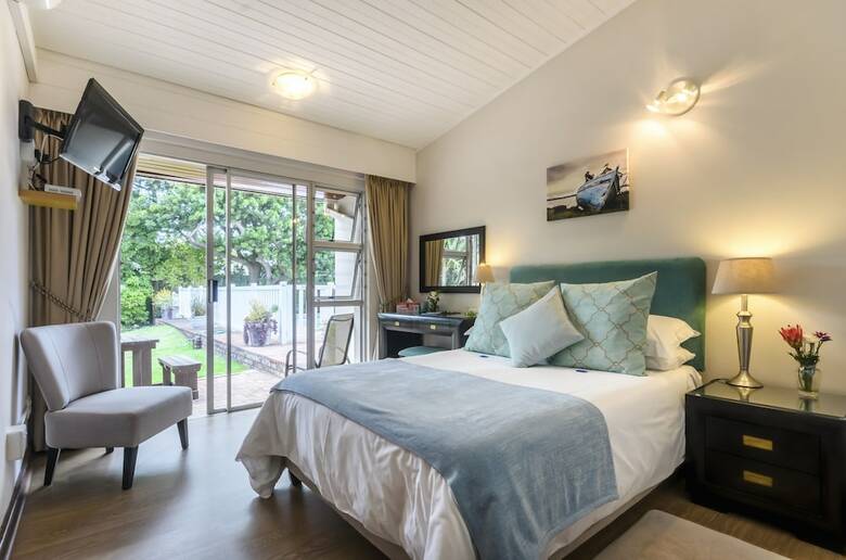 Bed & Breakfast Admiral's Lodge Guest House B & B