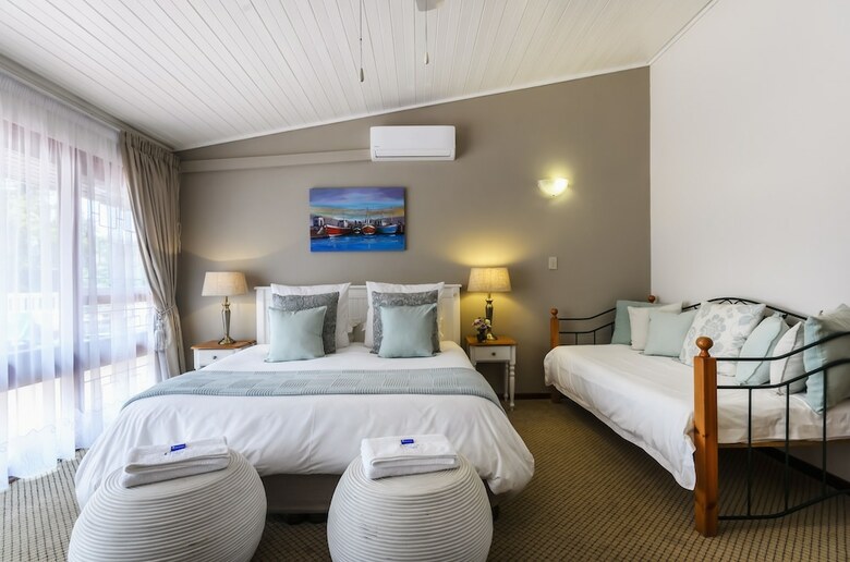 Bed & Breakfast Admiral's Lodge Guest House B & B