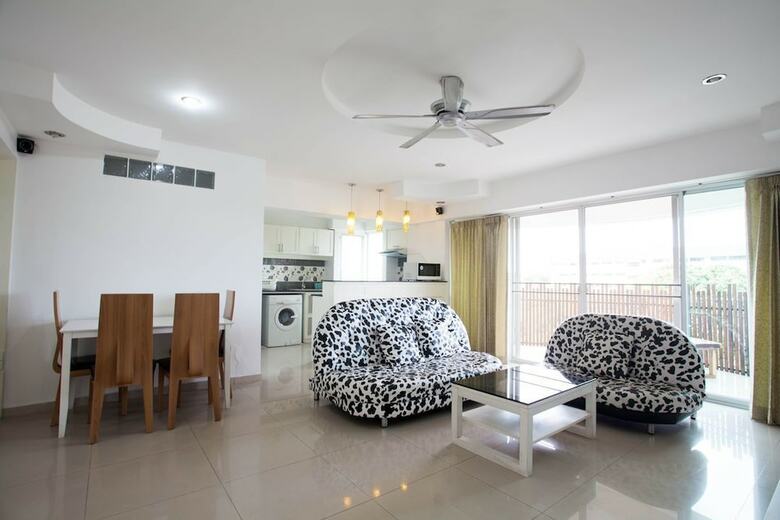 Apartamentos Galare Thong Tower