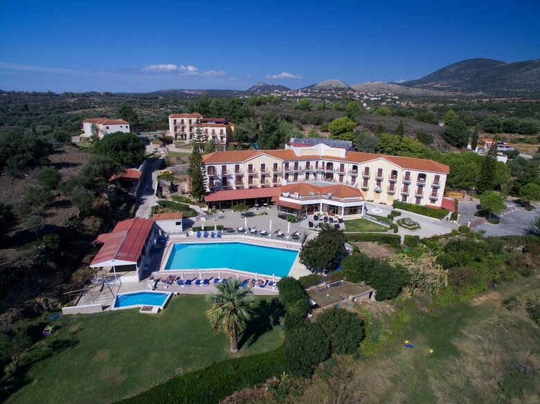 Hotel Karavados Beach