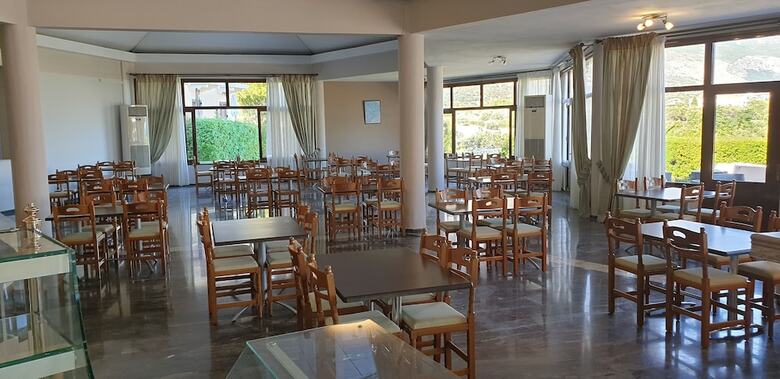 Hotel Karavados Beach