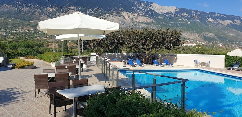 Hotel Karavados Beach