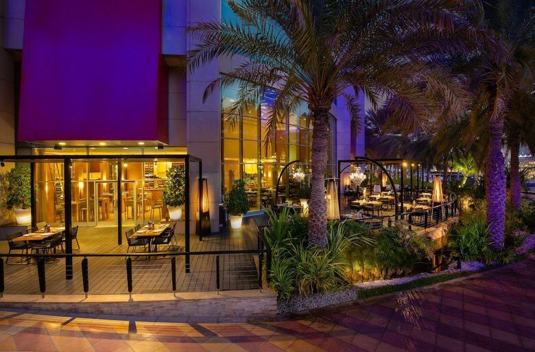Hotel Beach Rotana