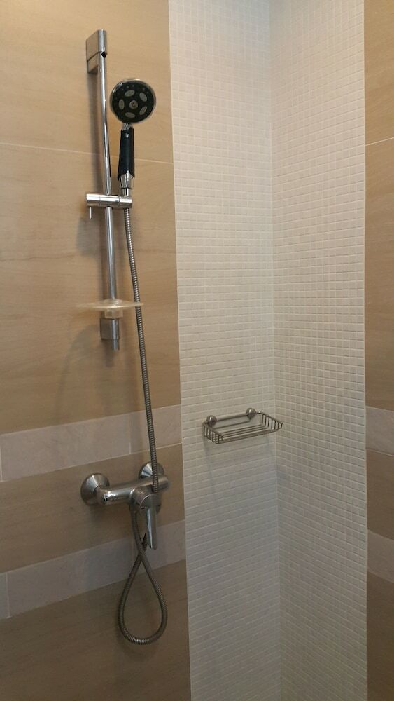 Hotel April Suites