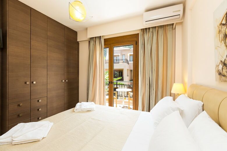 Aparthotel Pantheon Villas & Suites
