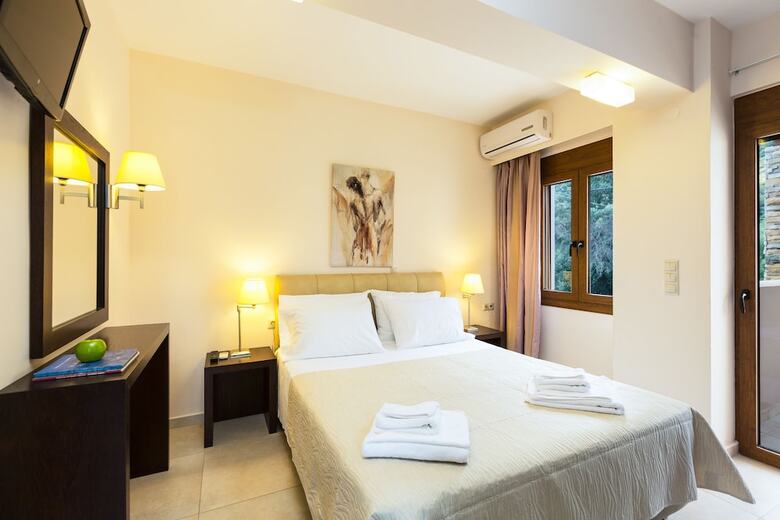 Aparthotel Pantheon Villas & Suites