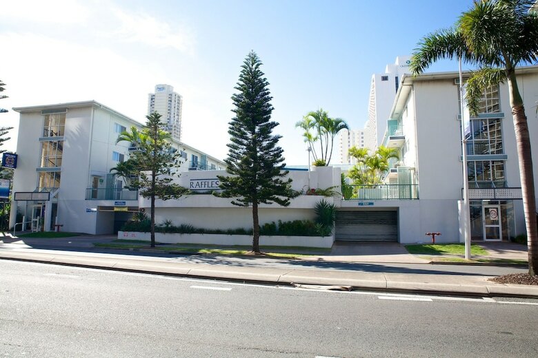 Apartamentos Raffles Royale