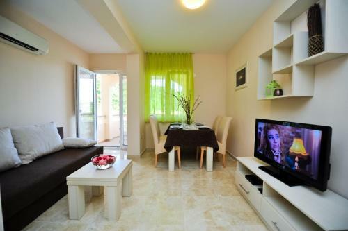 Aparthotel Lastura