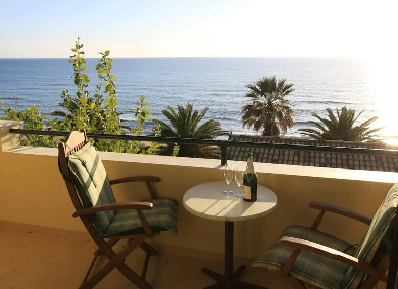 Hotel Glyfada Beach - Menigos Resort