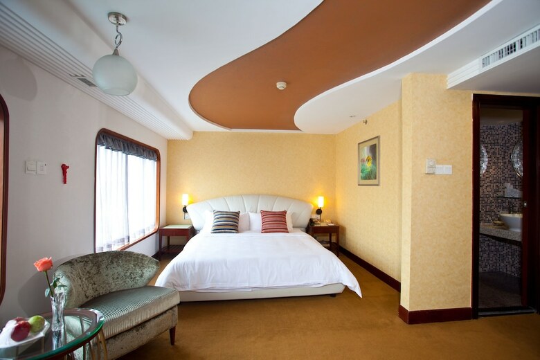 Cruise Business Hotel