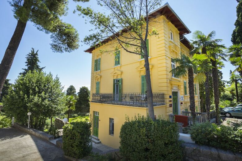 Apartamentos Remisens Villa Atlanta
