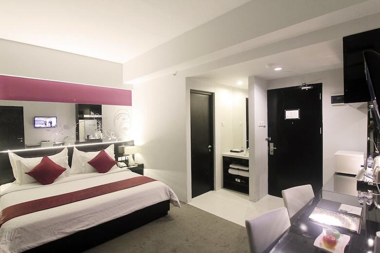 Hotel Grand Darmo Suite By Amithya