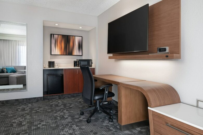 Hotel Courtyard By Marriott Las Vegas Convention Center