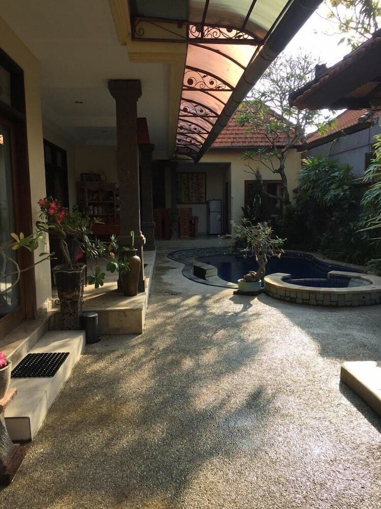 Intan Mutiara Sanur Beach Villa