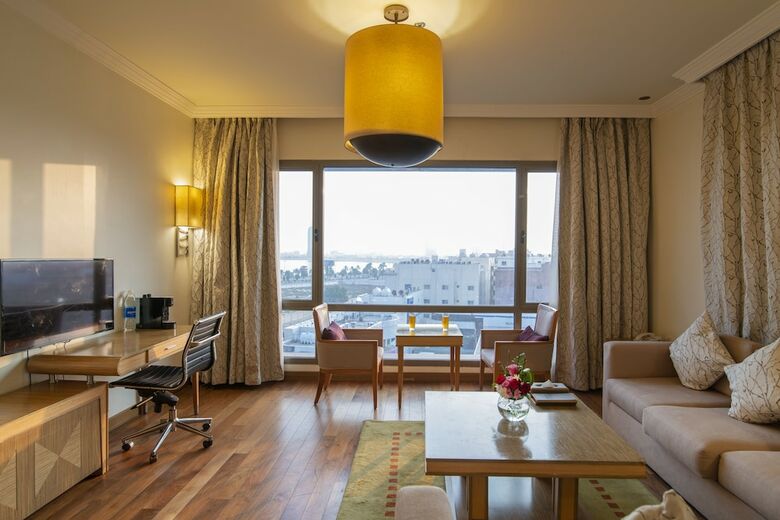 Golden Tulip Dammam Corniche Hotel