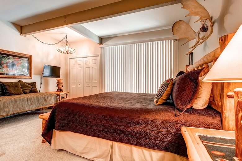 Sundowner Condominium By Ski Country Resorts