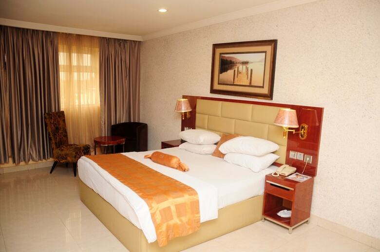 D Palms Airport Hotel