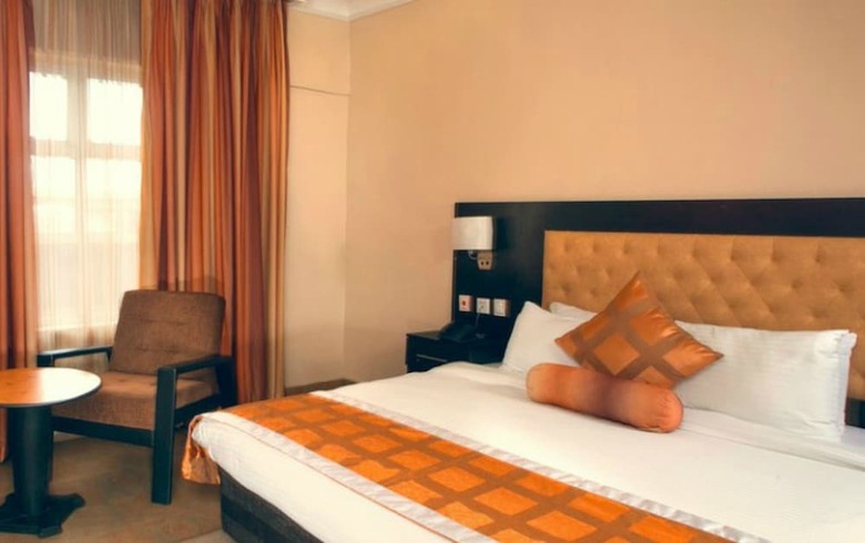 D Palms Airport Hotel