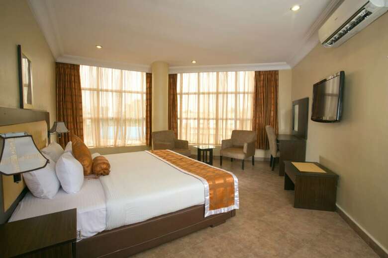 D Palms Airport Hotel
