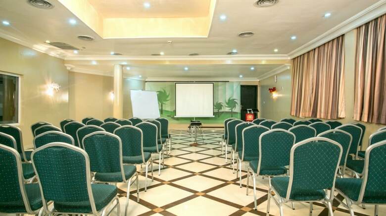 D Palms Airport Hotel
