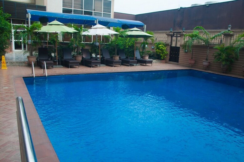 D Palms Airport Hotel