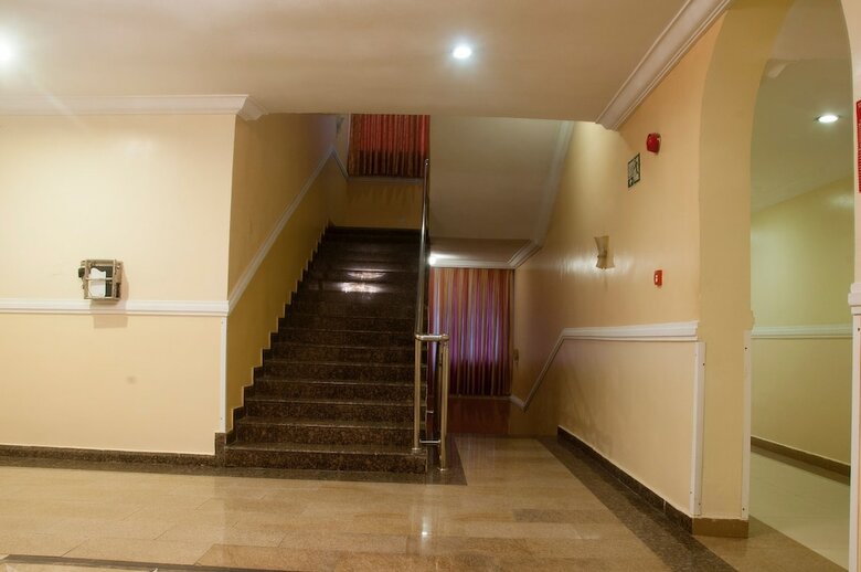 D Palms Airport Hotel