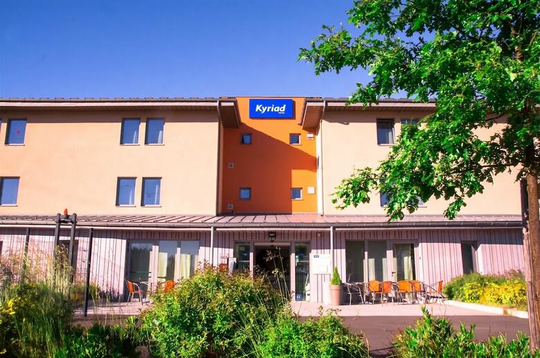 Hotel Kyriad Saint Chely D'apcher - Aire de La Loz�re