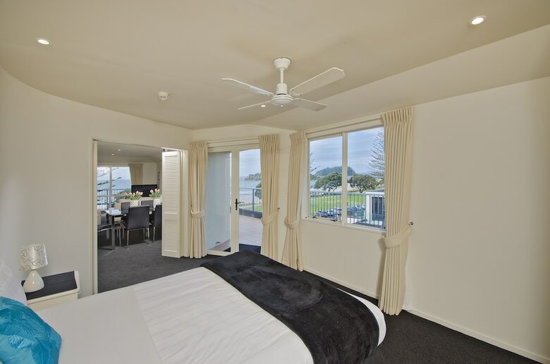 Aparthotel The Pavilions Beachfront Apartments