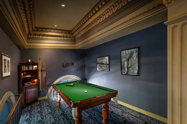Treasury On Collins Apartment Hotel