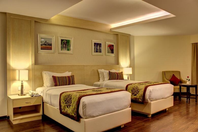 Hotel Golden Tulip Jaipur