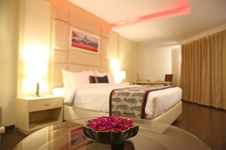 Hotel Golden Tulip Jaipur