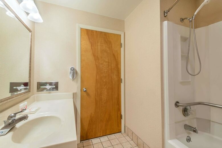 Hotel Ramada By Wyndham Columbus North