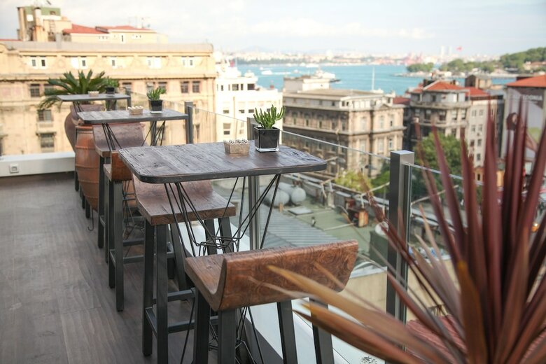 The House Hotel Karakoy