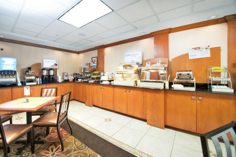 Hotel Holiday Inn Express Fort Bragg
